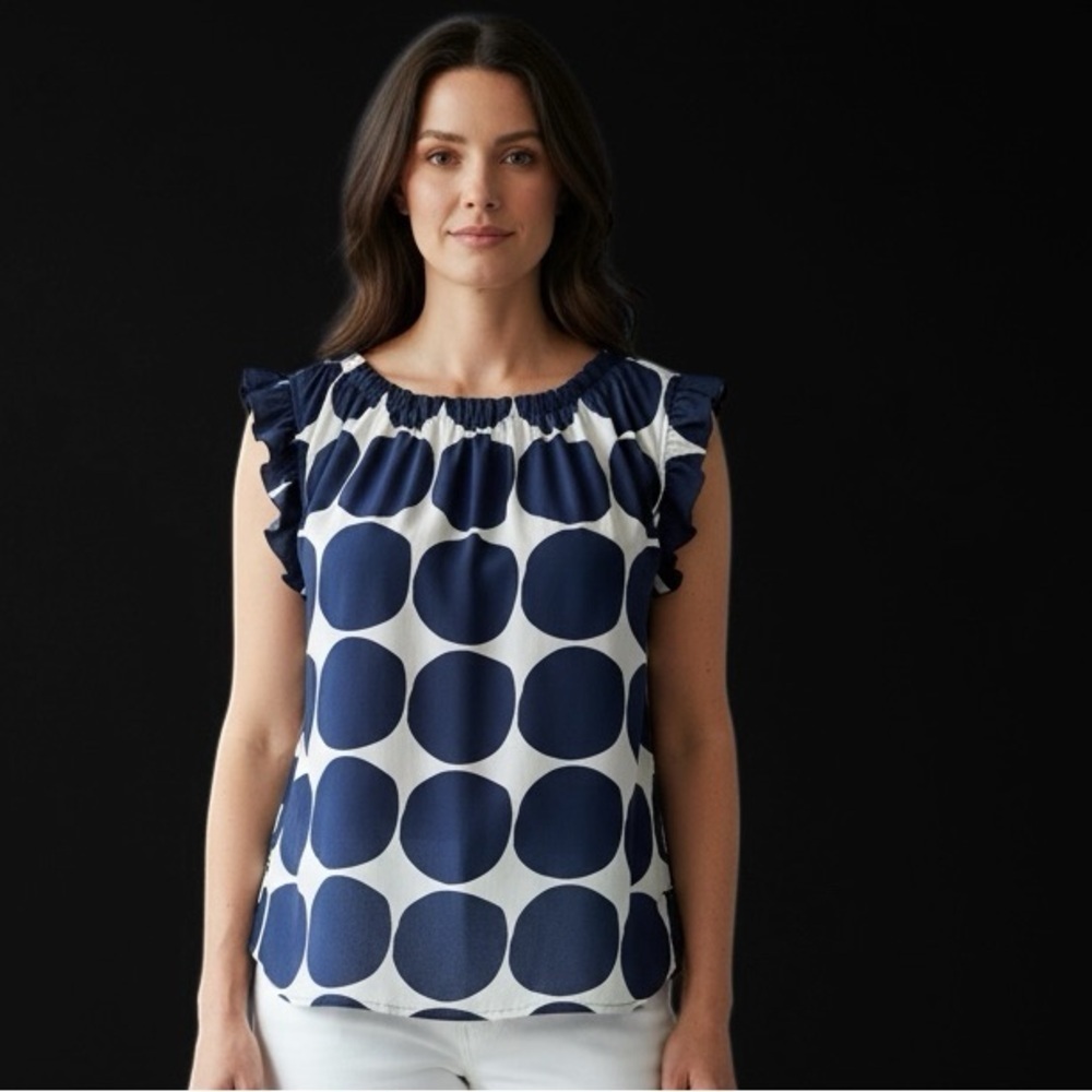 CES FEMME ladies medium, wrinkle, free, short sleeve top, white navy polkadotm